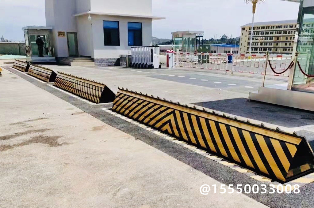 小區(qū)垃圾分類(lèi)站路障機(jī)(圖1)